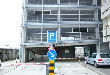 Public garage Jelkovec 1